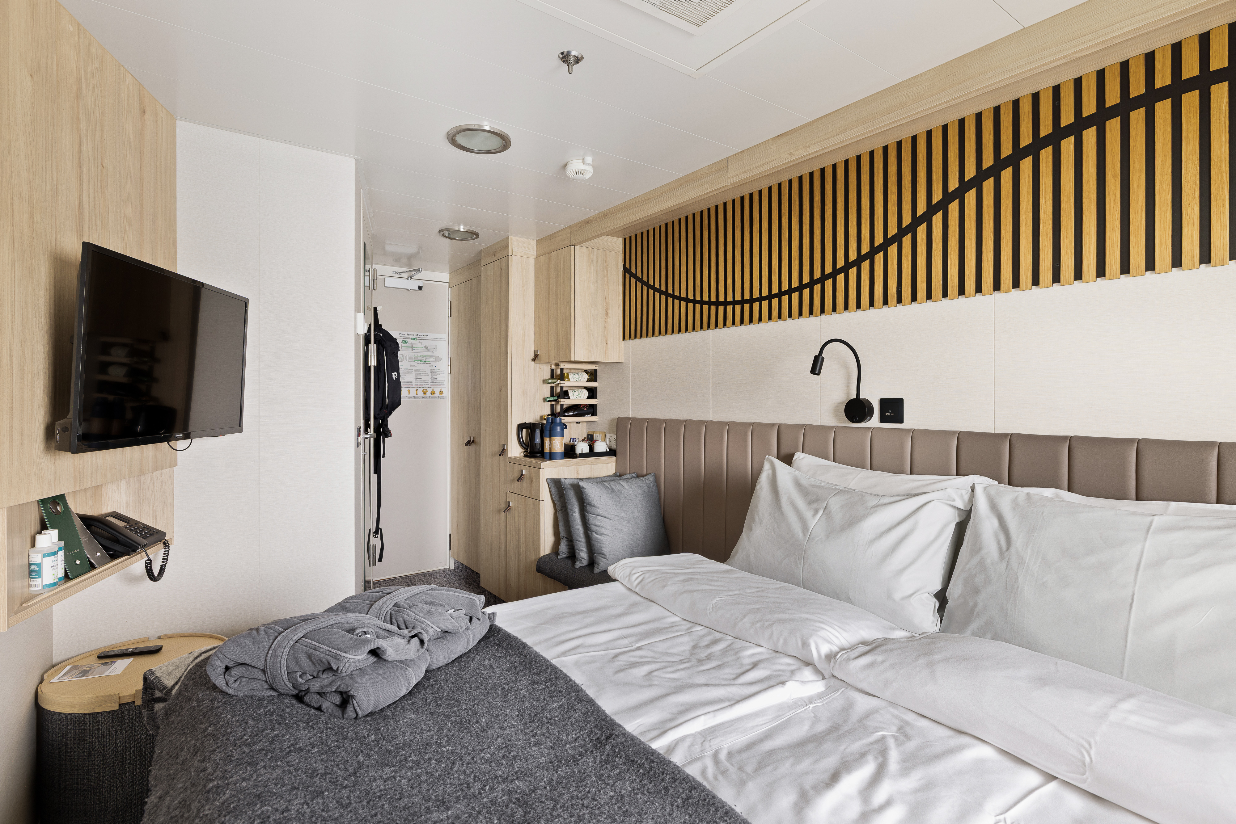 Polar Outside | Outside Cabin